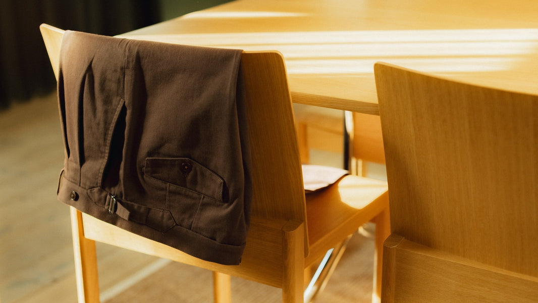 Uldbukser vs. chinos – hvilken passer til hvilken anledning?